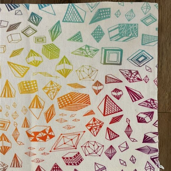 Washable throw rug with colorful ombre geometric print - Picture 2 of 4